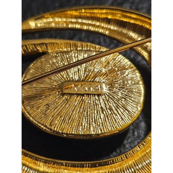 Vintage Monet Brooch - Picture 4 of 4